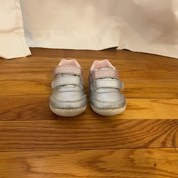 Stride Rite Kennedy Sneaker, Silver, Size 3 - Picture 3 of 10